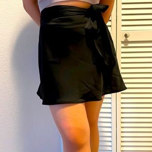 Black skirt with tie detail